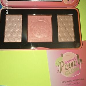 Too Faced Sweet Peach Glow Palette - Peach and Tan